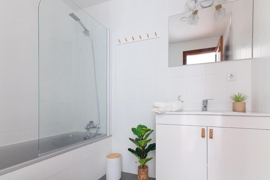 San Roman Apartment With Private Parking Santander Esterno foto